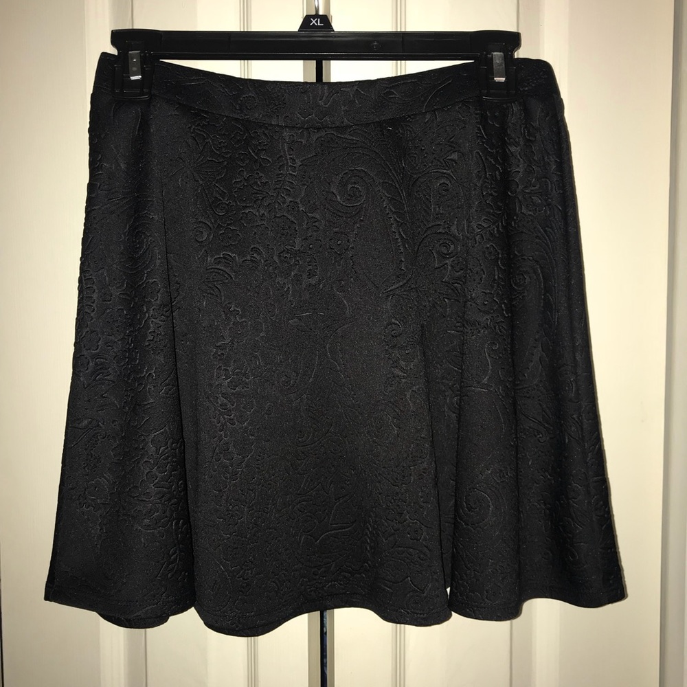 Black skater skirt